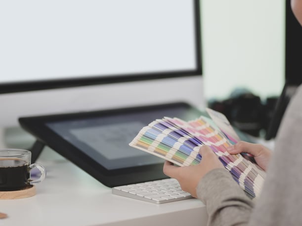 Artist holding color pallete