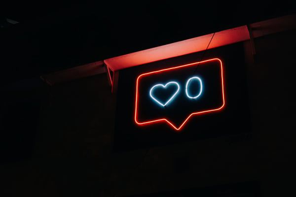Instagram heart sign